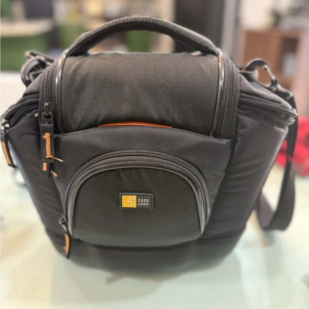 Nikon Black DSLR Camera Kit